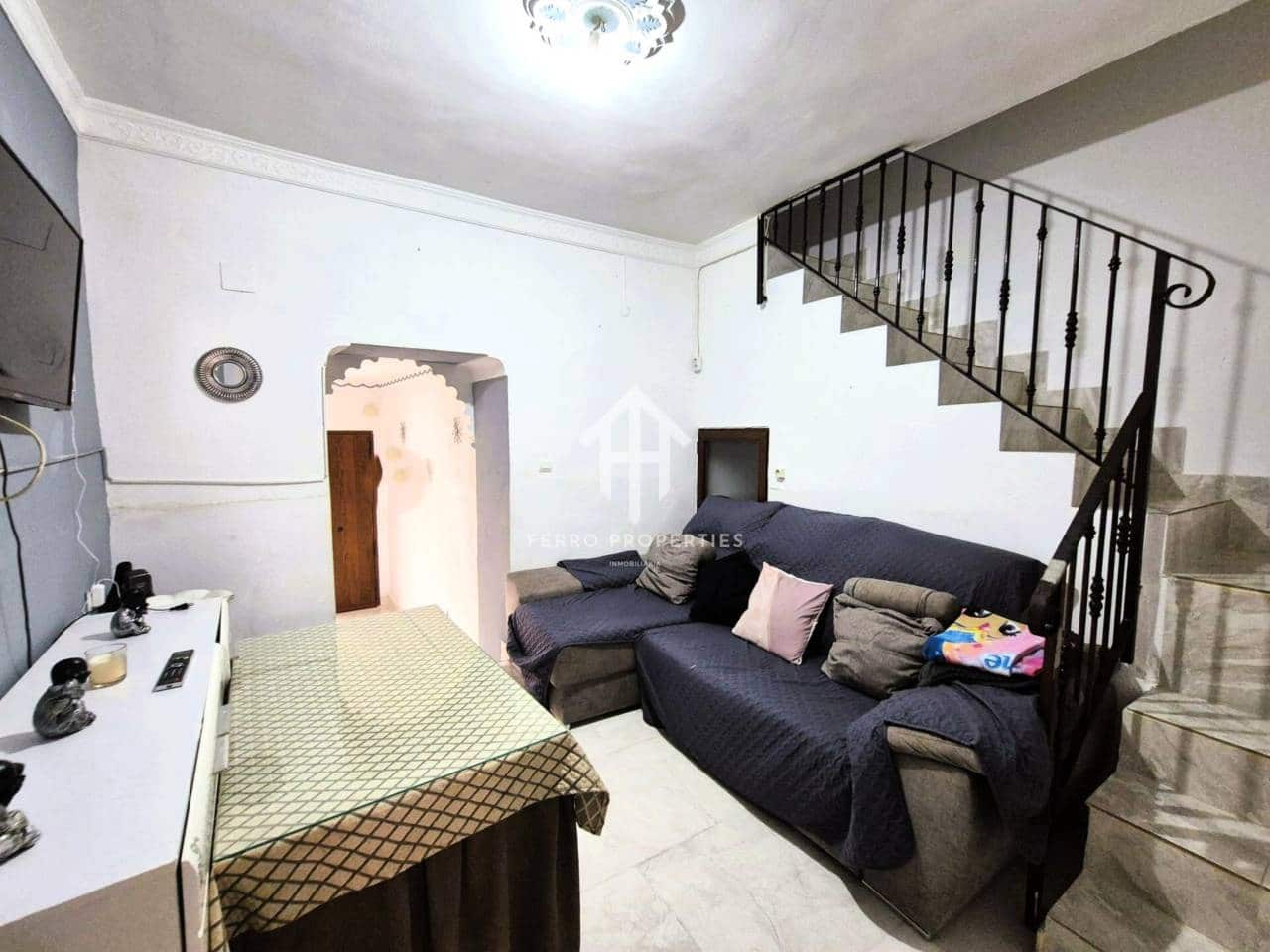 4 bedroom Townhouse for sale in Loja - € 90,000 (Ref: 9251663)