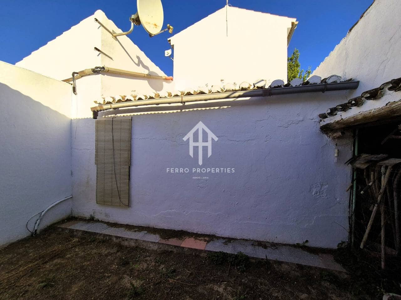 3 soverom Finca/Herregård til salgs i Loja med svømmebasseng - € 280 000 (Ref: 9294175)