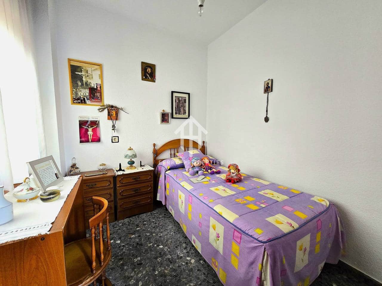 7 makuuhuone Asunto myytävänä paikassa Loja - 53 000 € (Ref: 9302942)