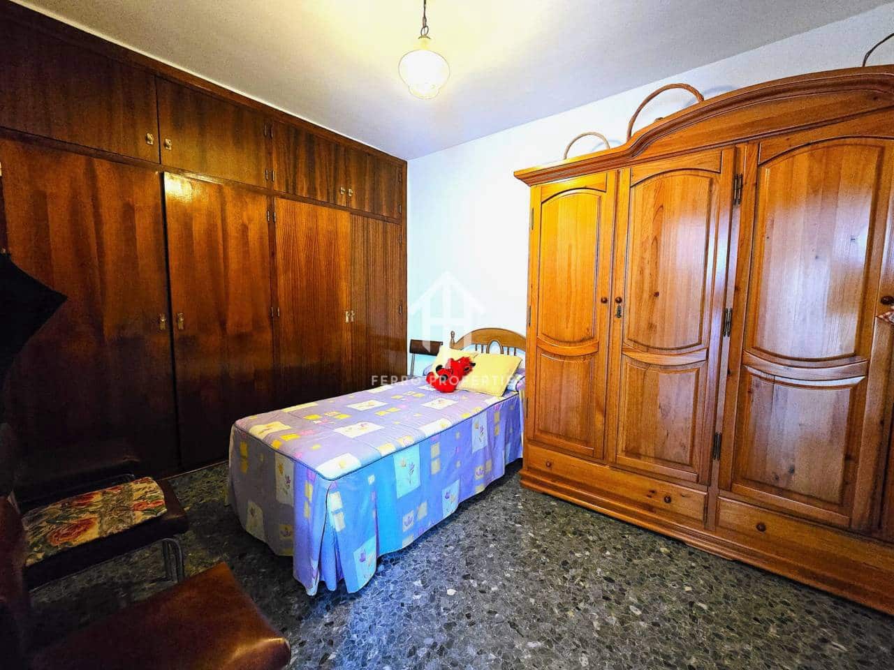 7 makuuhuone Asunto myytävänä paikassa Loja - 53 000 € (Ref: 9302942)