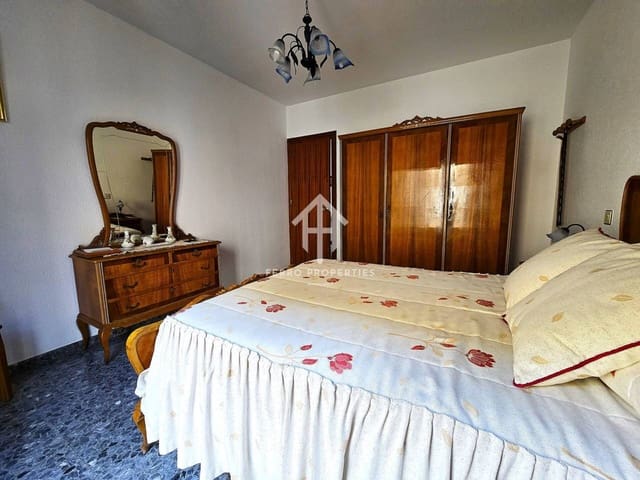 7 slaapkamer Flat te koop in Loja - € 53.000 (Ref: 9302942)