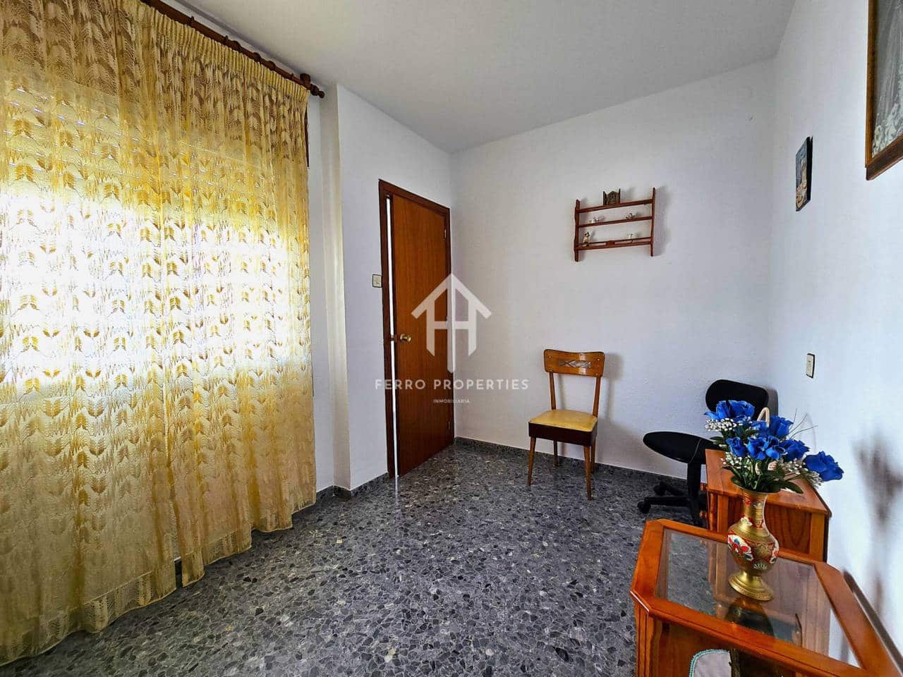 7 makuuhuone Asunto myytävänä paikassa Loja - 53 000 € (Ref: 9302942)