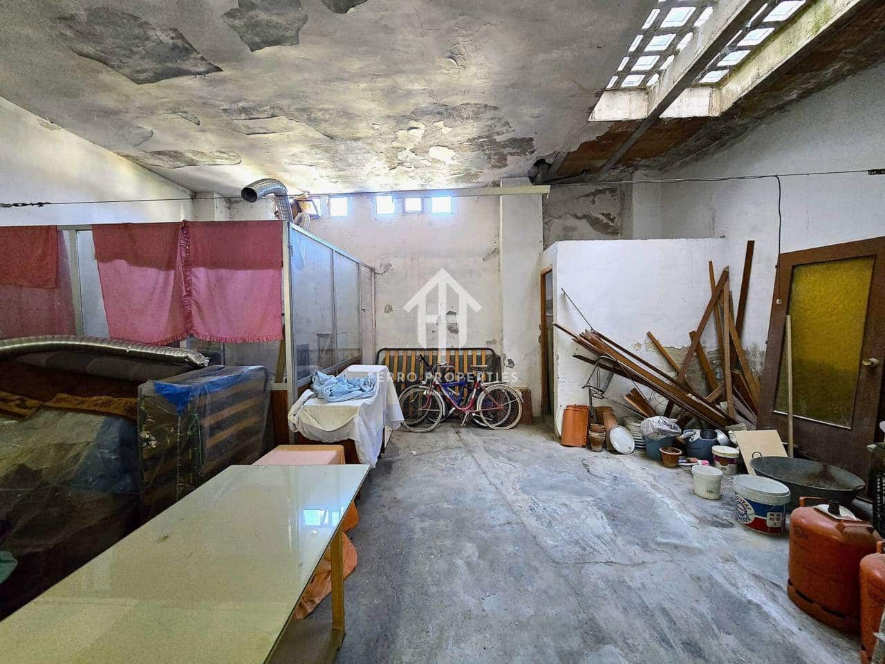 7 makuuhuone Asunto myytävänä paikassa Loja - 53 000 € (Ref: 9302942)