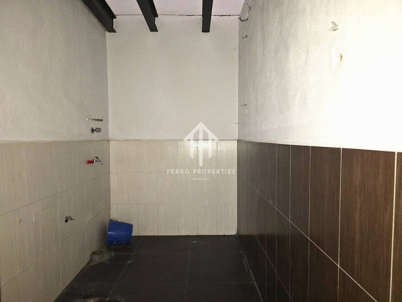 Commercial for rent in Loja - € 1,000 (Ref: 9329920)