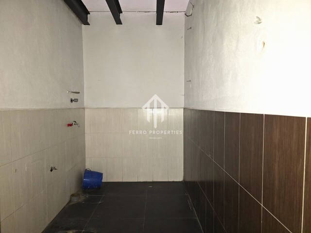 Erhverv til leje i Loja - € 1.000 (Ref: 9329920)