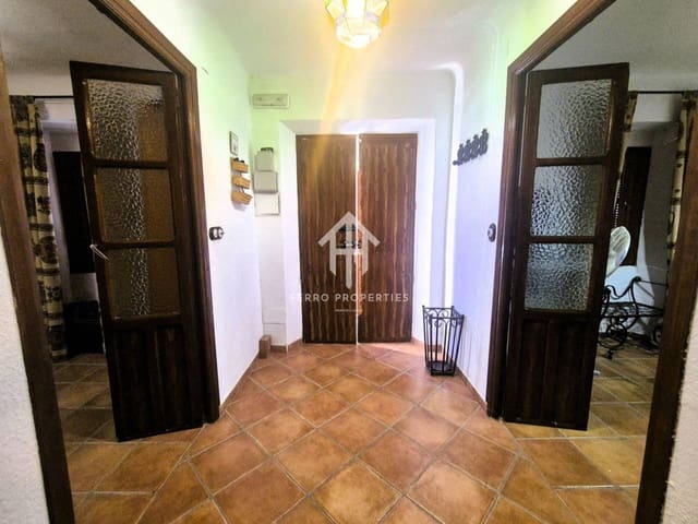 5 soveværelse Byhus til salg i Salar med swimmingpool - € 219.900 (Ref: 9332901)