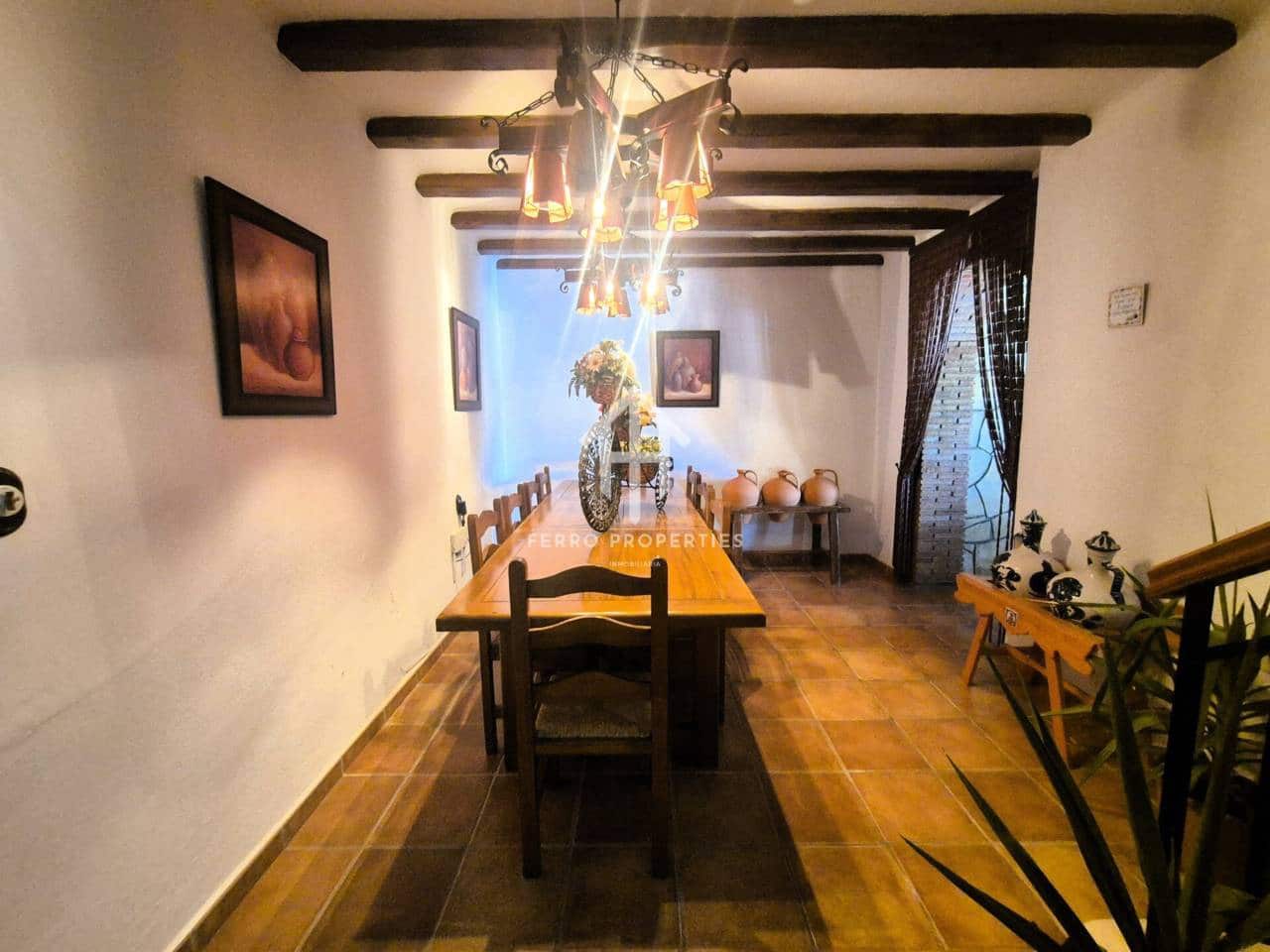 5 soveværelse Byhus til salg i Salar med swimmingpool - € 219.900 (Ref: 9332901)