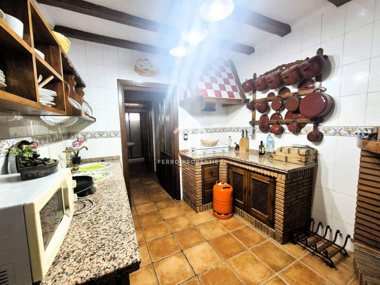 5 soveværelse Byhus til salg i Salar med swimmingpool - € 219.900 (Ref: 9332901)