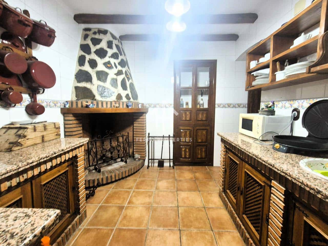 5 soveværelse Byhus til salg i Salar med swimmingpool - € 219.900 (Ref: 9332901)