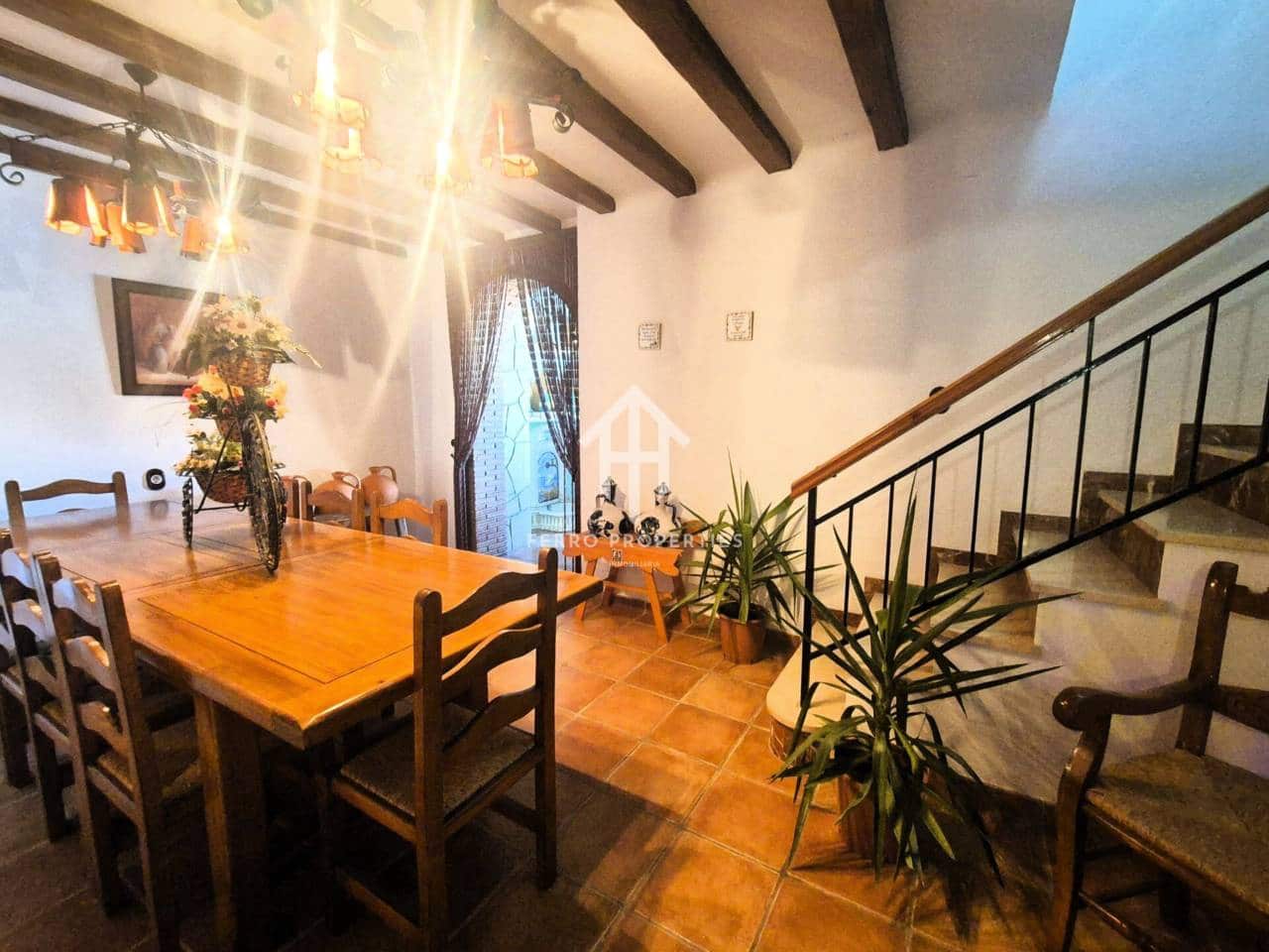 5 soveværelse Byhus til salg i Salar med swimmingpool - € 219.900 (Ref: 9332901)