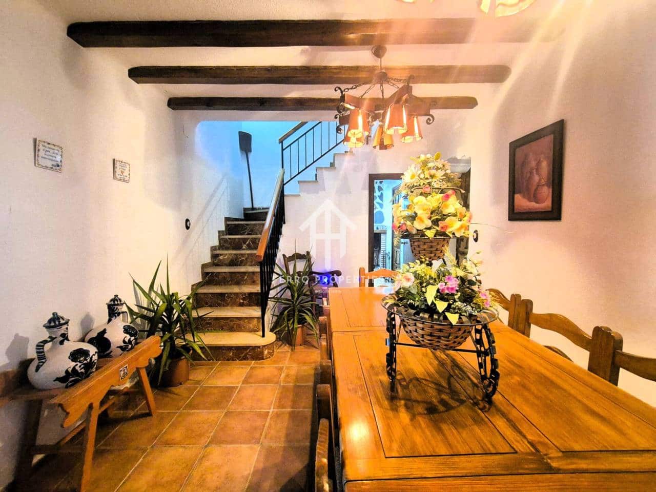 5 soveværelse Byhus til salg i Salar med swimmingpool - € 219.900 (Ref: 9332901)