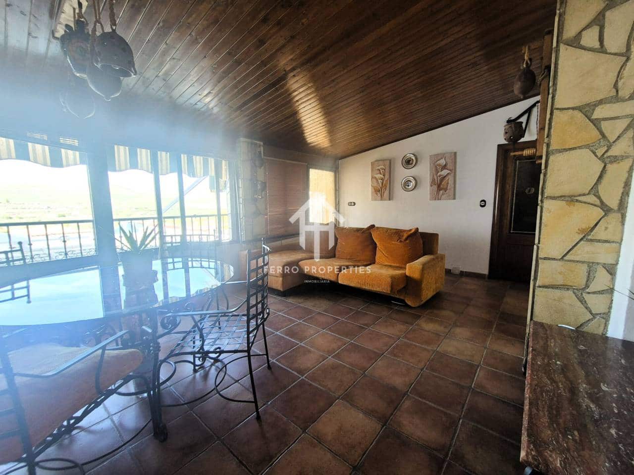 5 soveværelse Byhus til salg i Salar med swimmingpool - € 219.900 (Ref: 9332901)