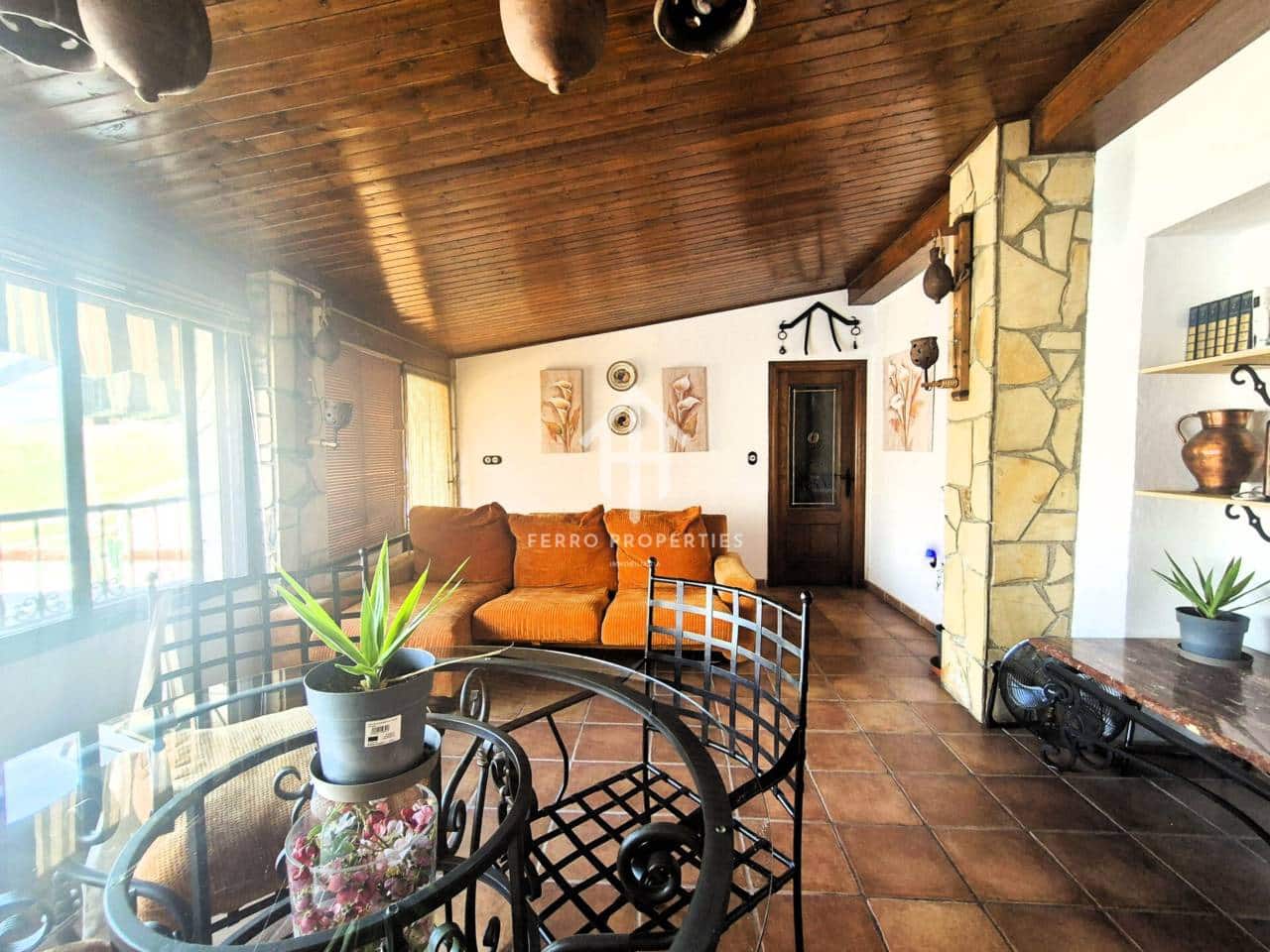 5 soveværelse Byhus til salg i Salar med swimmingpool - € 219.900 (Ref: 9332901)