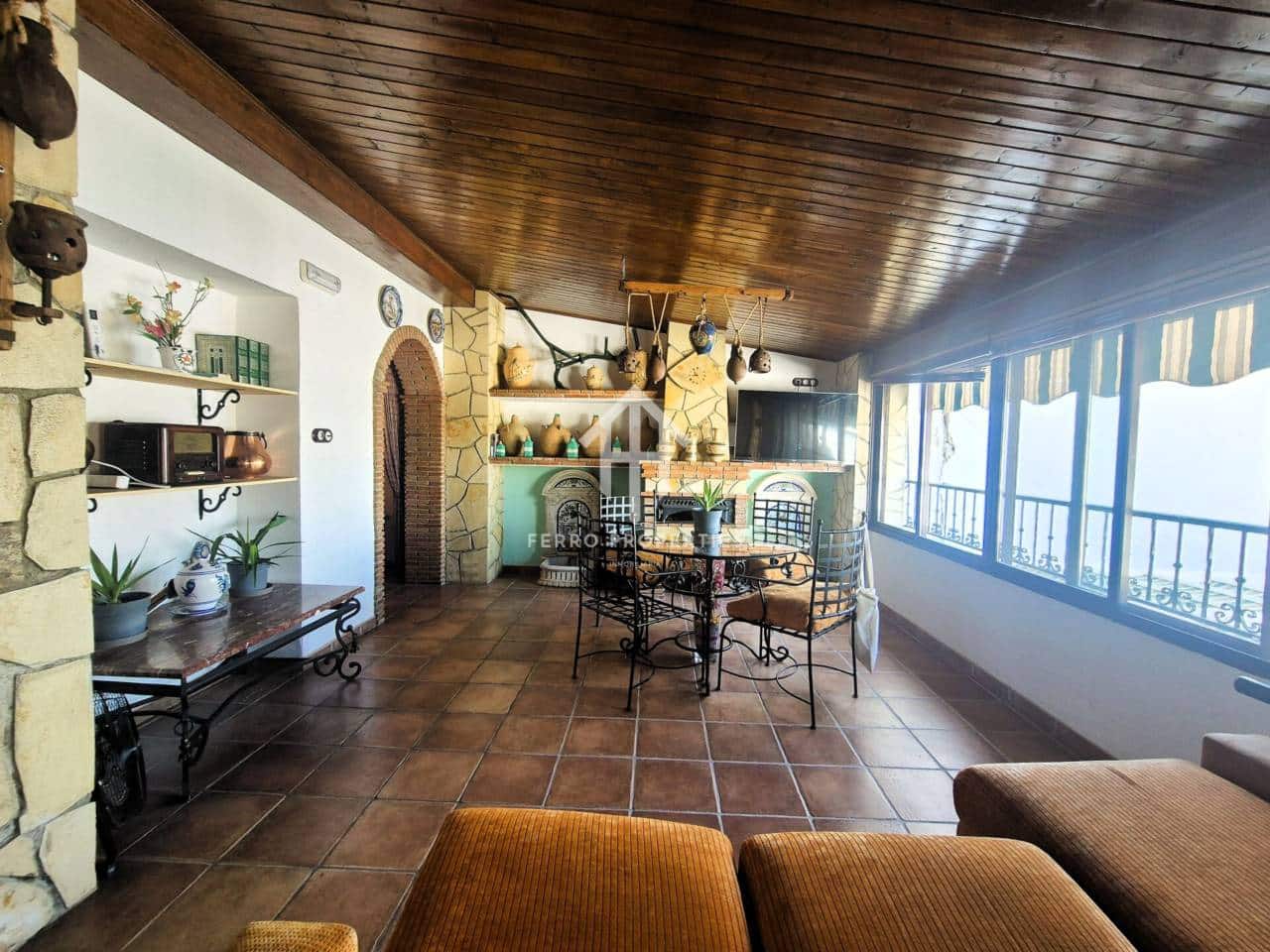 5 soveværelse Byhus til salg i Salar med swimmingpool - € 219.900 (Ref: 9332901)