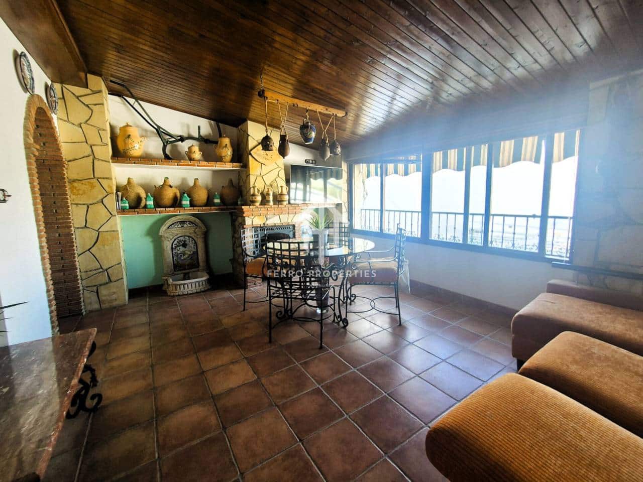 5 soveværelse Byhus til salg i Salar med swimmingpool - € 219.900 (Ref: 9332901)