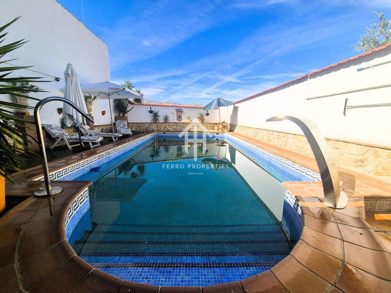 5 soveværelse Byhus til salg i Salar med swimmingpool - € 219.900 (Ref: 9332901)