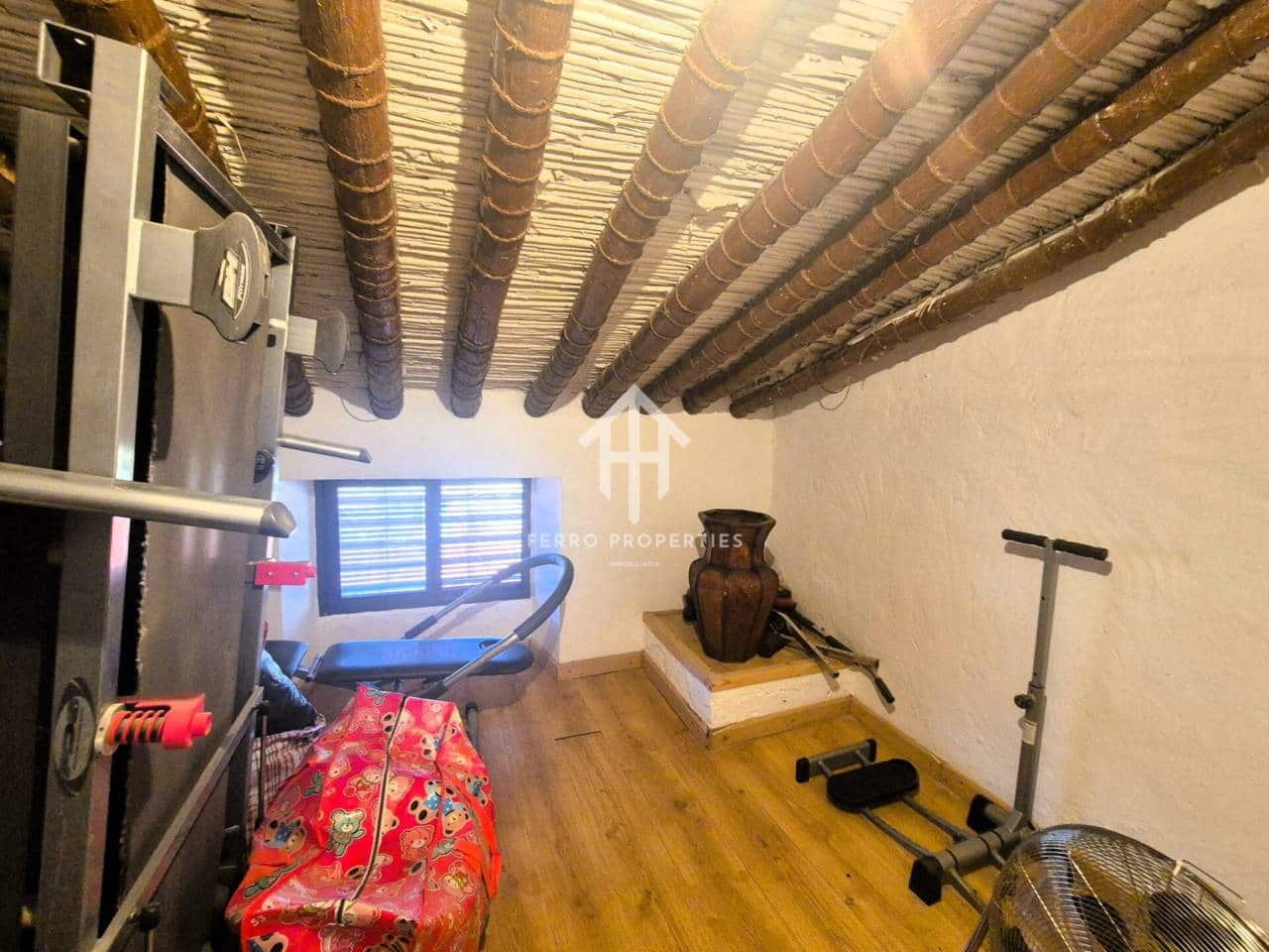 5 soveværelse Byhus til salg i Salar med swimmingpool - € 219.900 (Ref: 9332901)