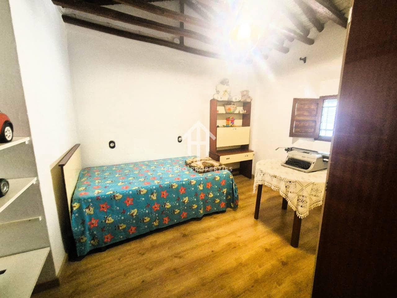 5 soveværelse Byhus til salg i Salar med swimmingpool - € 219.900 (Ref: 9332901)