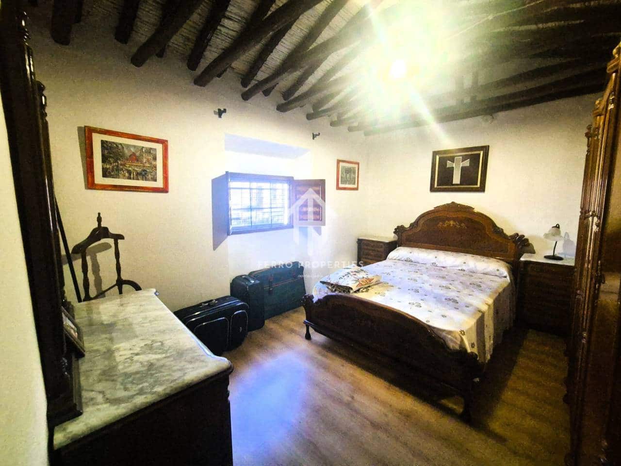 5 soveværelse Byhus til salg i Salar med swimmingpool - € 219.900 (Ref: 9332901)