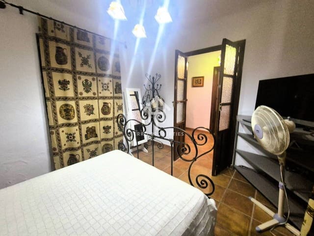 5 soveværelse Byhus til salg i Salar med swimmingpool - € 219.900 (Ref: 9332901)