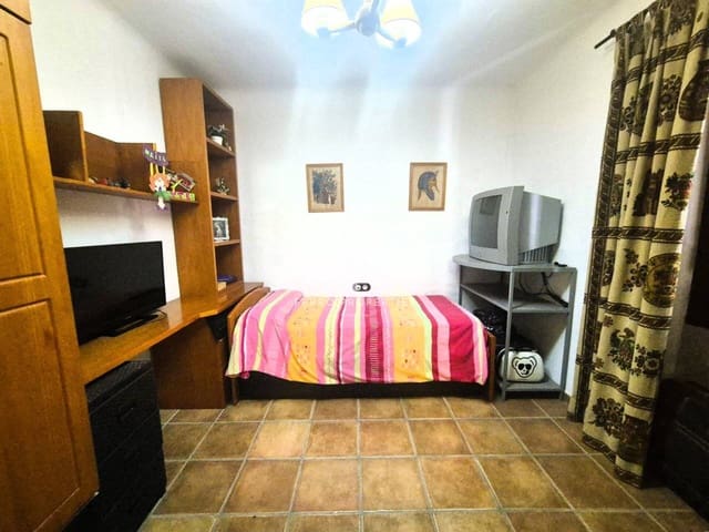 5 soveværelse Byhus til salg i Salar med swimmingpool - € 219.900 (Ref: 9332901)