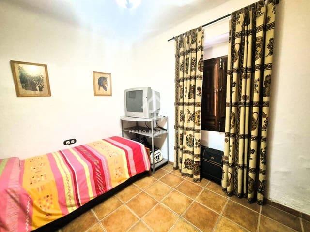 5 soveværelse Byhus til salg i Salar med swimmingpool - € 219.900 (Ref: 9332901)