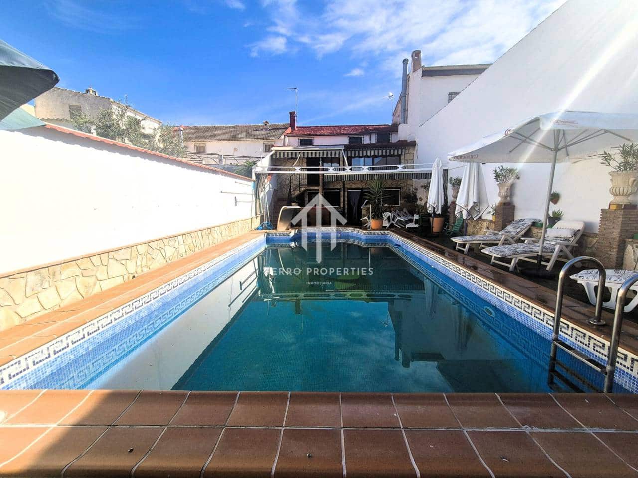 5 soveværelse Byhus til salg i Salar med swimmingpool - € 219.900 (Ref: 9332901)