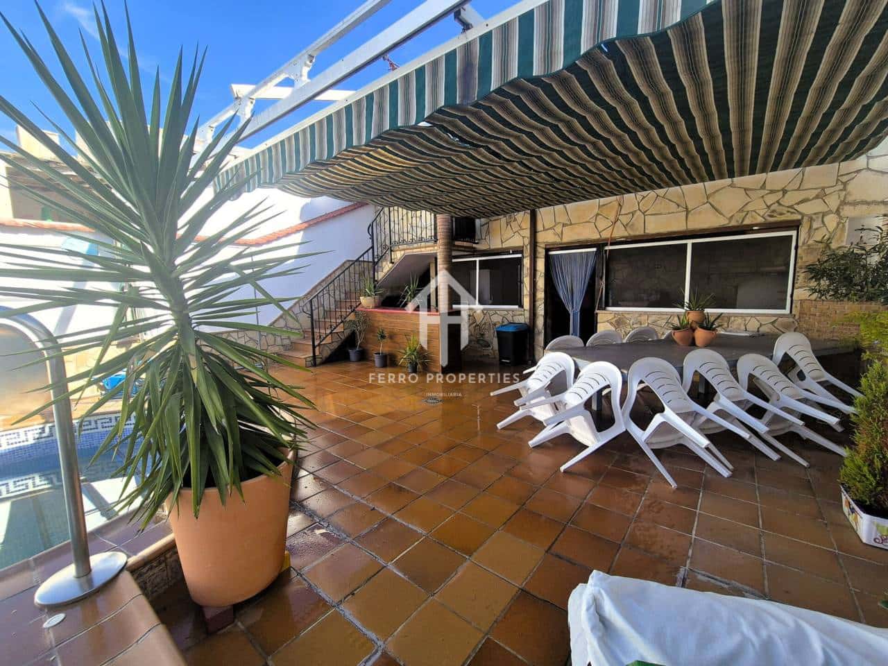 5 soveværelse Byhus til salg i Salar med swimmingpool - € 219.900 (Ref: 9332901)