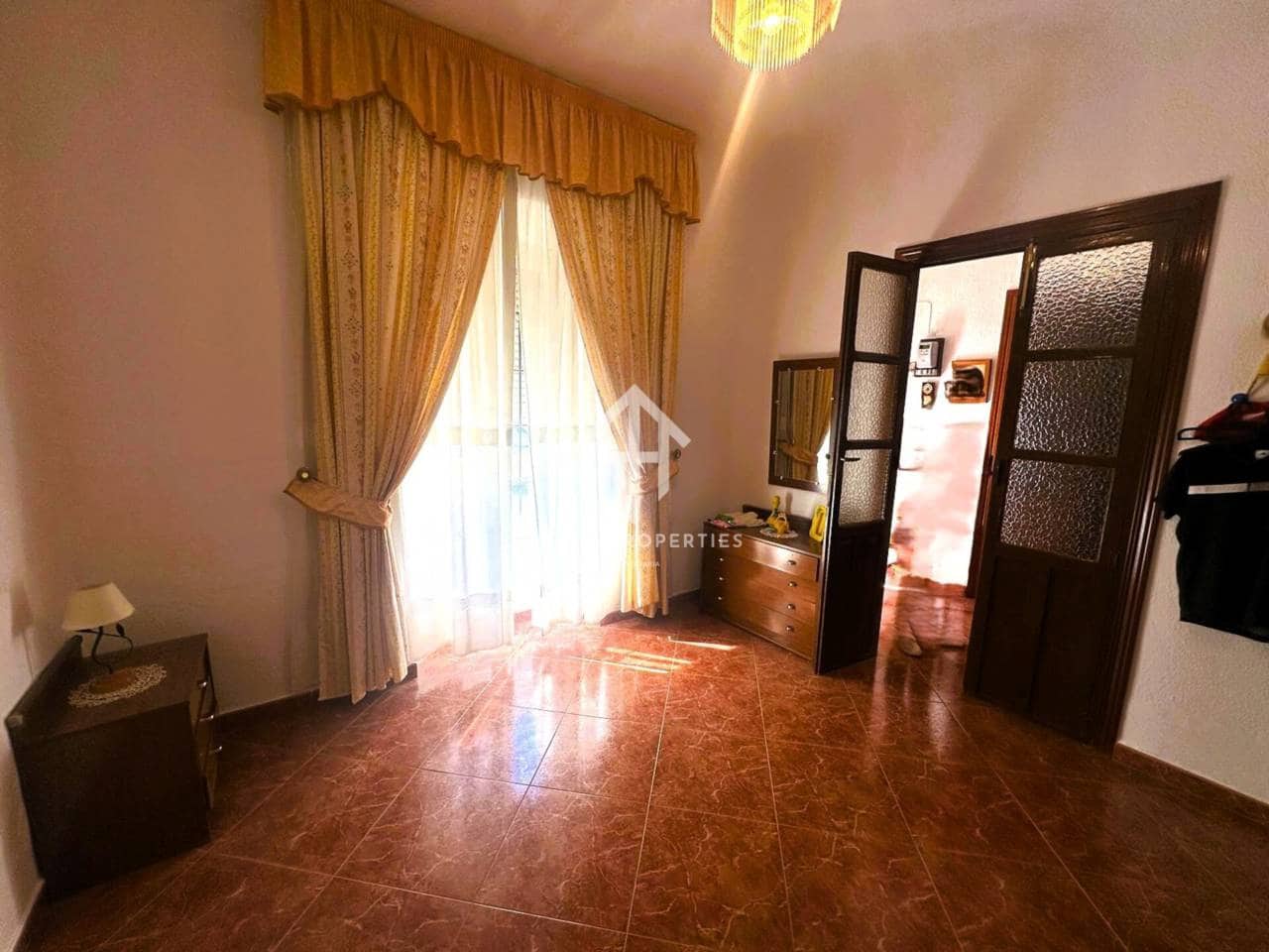 7 chambre Maison de Ville à vendre à Salar avec garage - 110 000 € (Ref: 9332902)