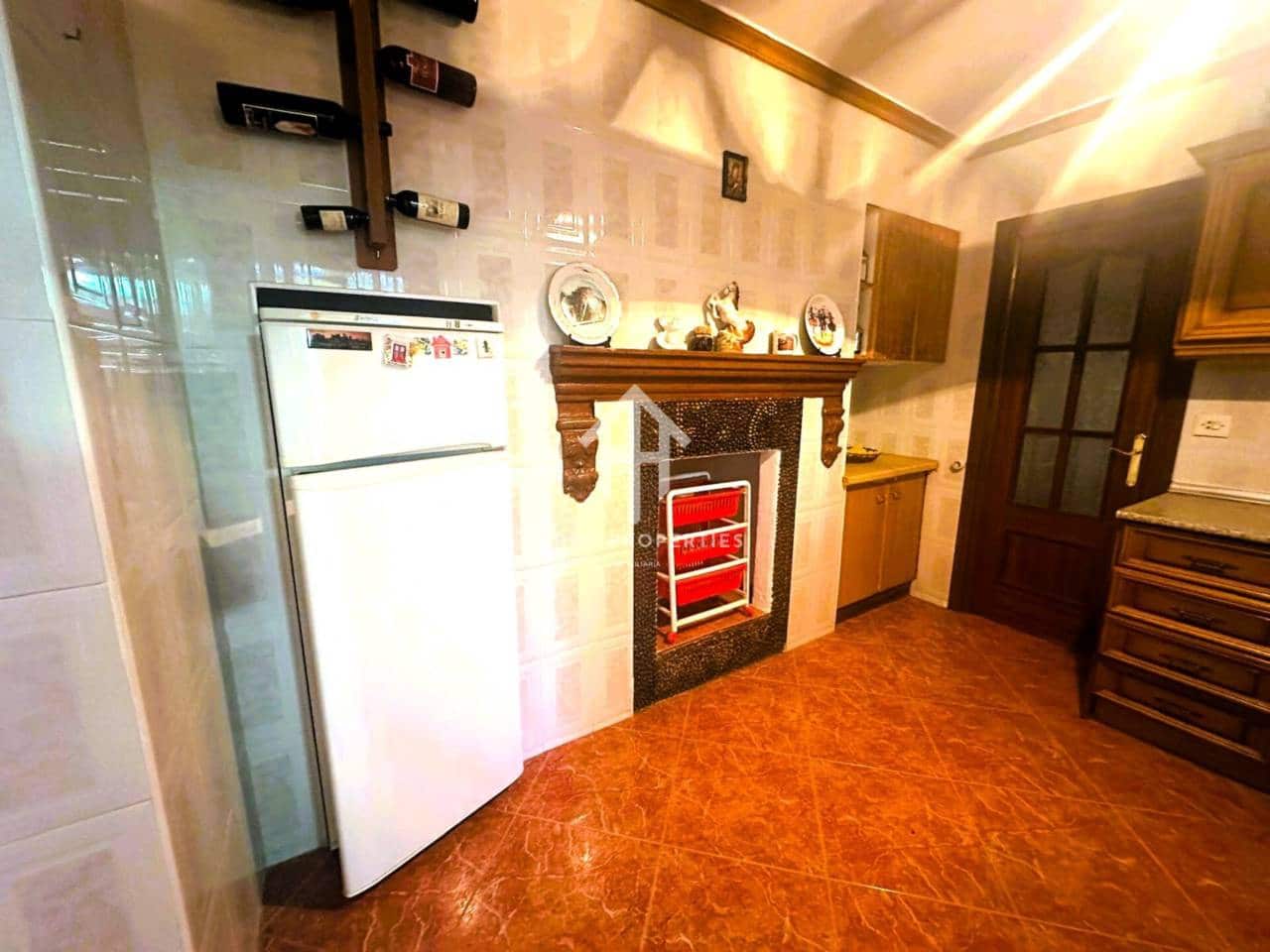 7 chambre Maison de Ville à vendre à Salar avec garage - 110 000 € (Ref: 9332902)