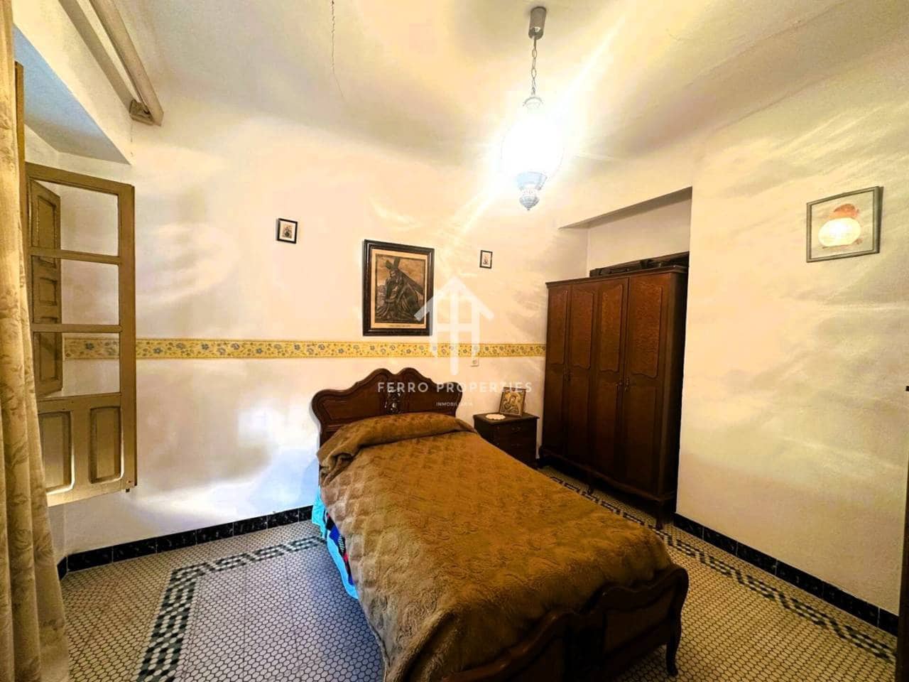 7 chambre Maison de Ville à vendre à Salar avec garage - 110 000 € (Ref: 9332902)