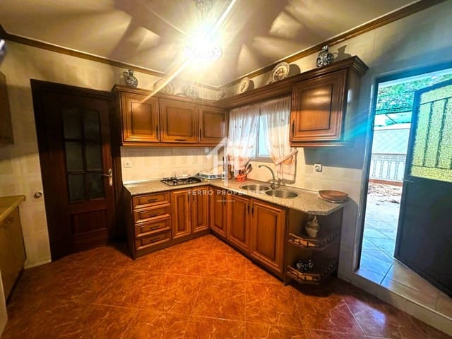 7 soveværelse Byhus til salg i Salar med garage - € 110.000 (Ref: 9332902)