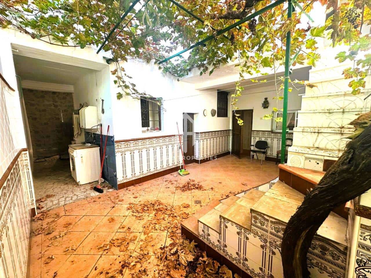 7 chambre Maison de Ville à vendre à Salar avec garage - 110 000 € (Ref: 9332902)