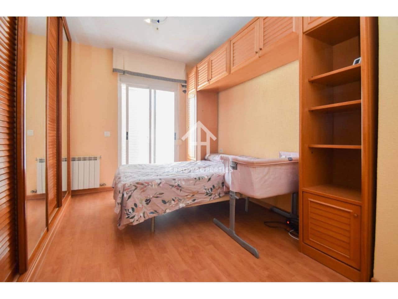 4 chambre Villa/Maison à vendre à Las Gabias avec piscine garage - 280 000 € (Ref: 9348873)