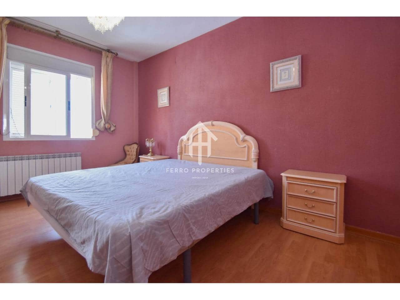 4 chambre Villa/Maison à vendre à Las Gabias avec piscine garage - 280 000 € (Ref: 9348873)