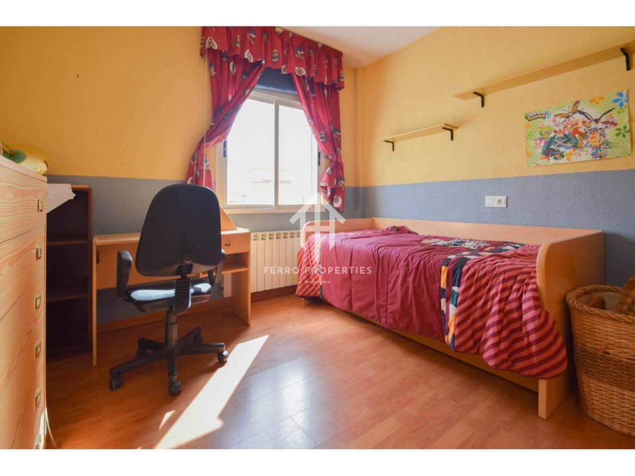 4 chambre Villa/Maison à vendre à Las Gabias avec piscine garage - 280 000 € (Ref: 9348873)