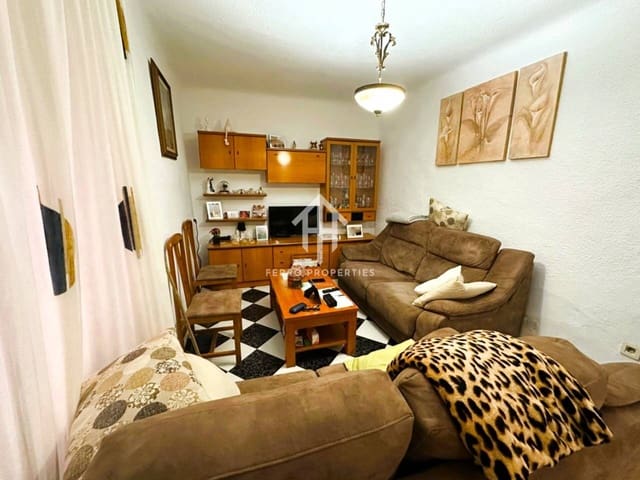 4 soveværelse Byhus til salg i Loja - € 80.000 (Ref: 9436953)