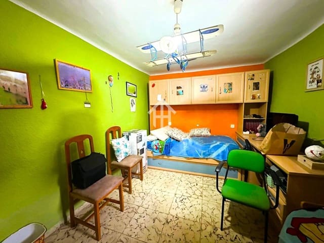 4 soveværelse Byhus til salg i Loja - € 80.000 (Ref: 9436953)