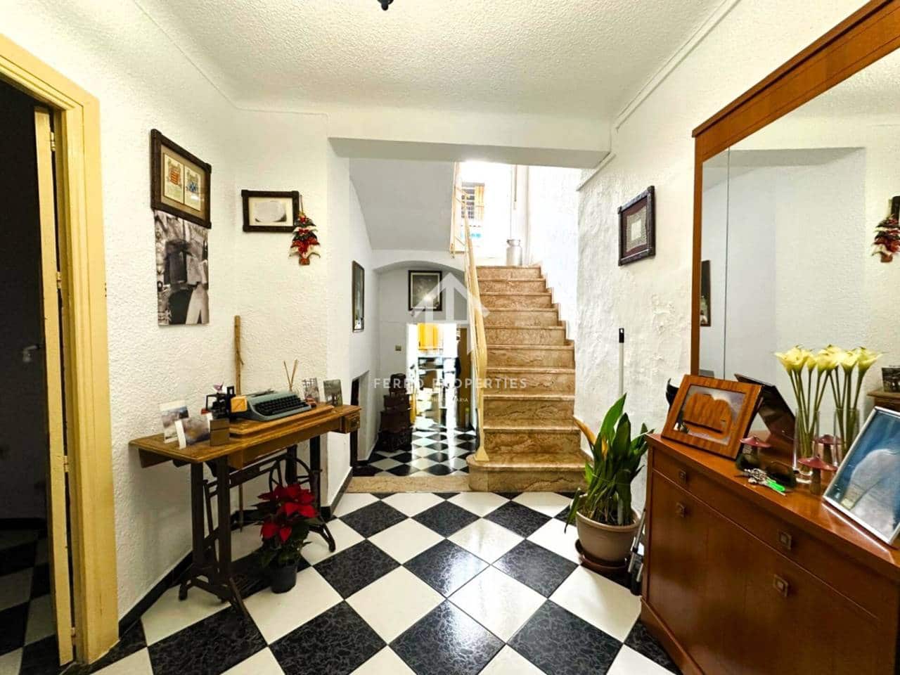 4 soverom Hus til salgs i Loja - € 80 000 (Ref: 9436953)