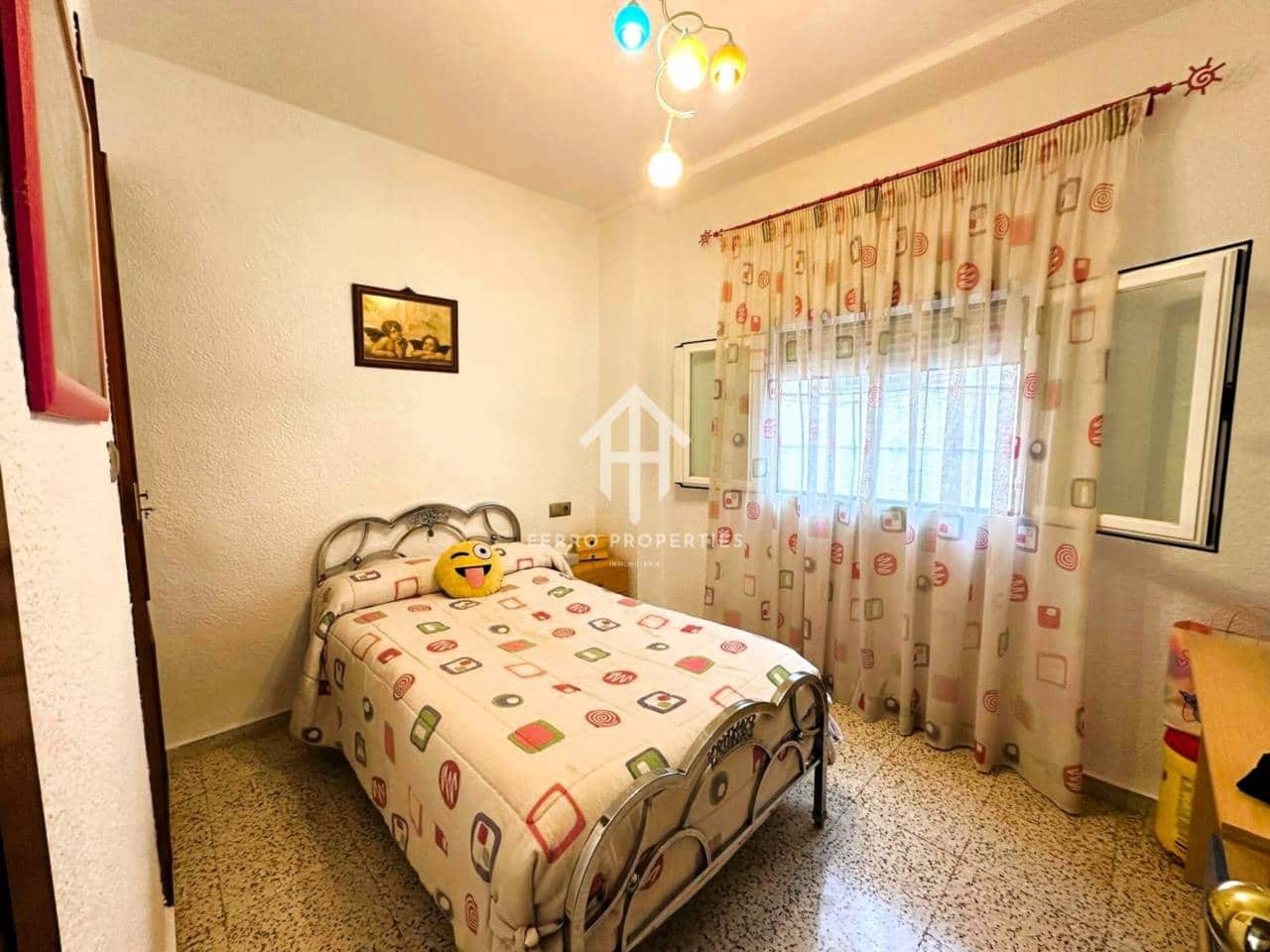 4 soverom Hus til salgs i Loja - € 80 000 (Ref: 9436953)