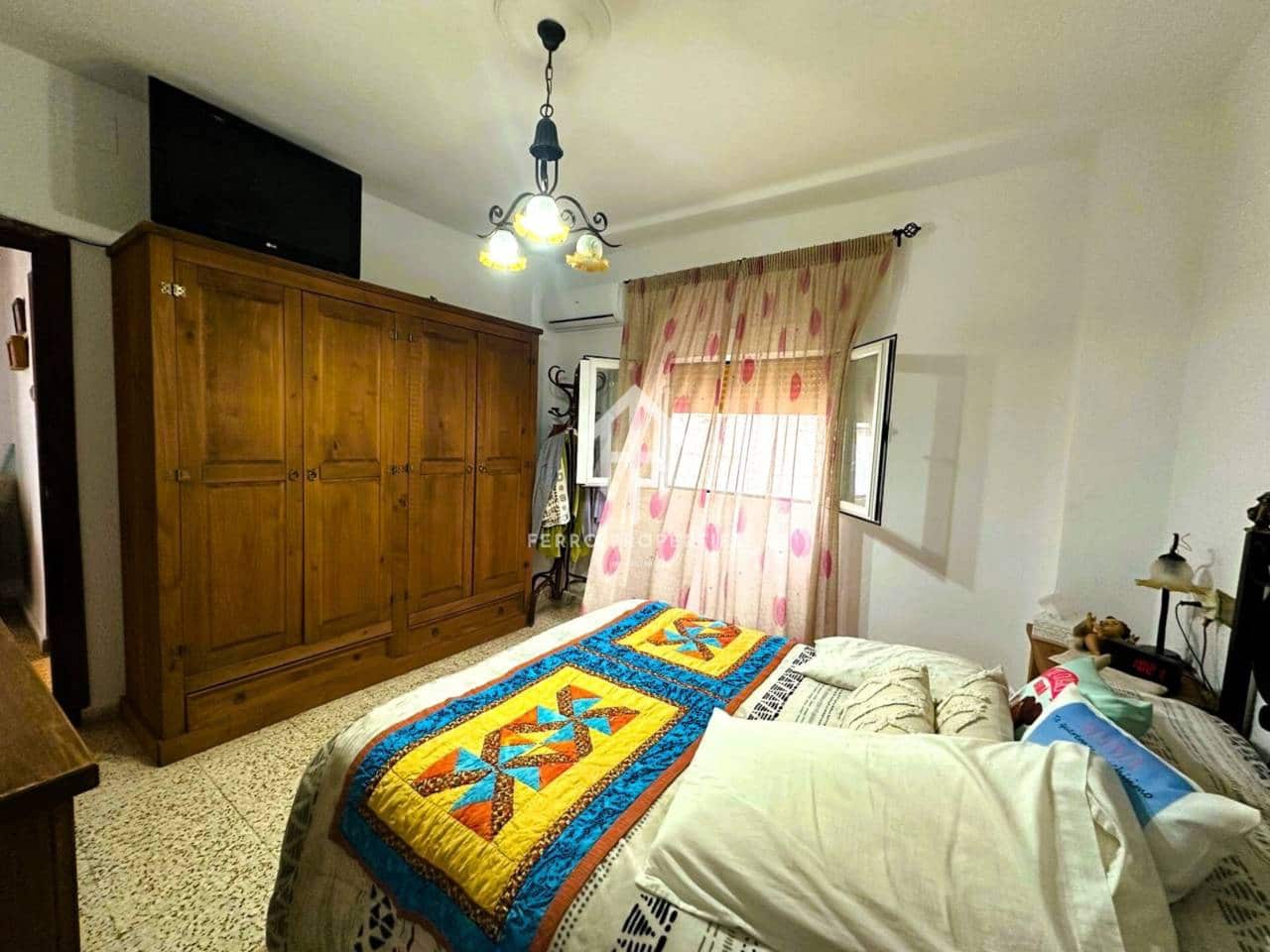 4 soverom Hus til salgs i Loja - € 80 000 (Ref: 9436953)