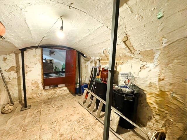 4 soveværelse Byhus til salg i Loja - € 80.000 (Ref: 9436953)