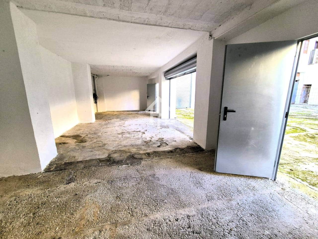 Erhverv til leje i Loja - € 500 (Ref: 9446128)