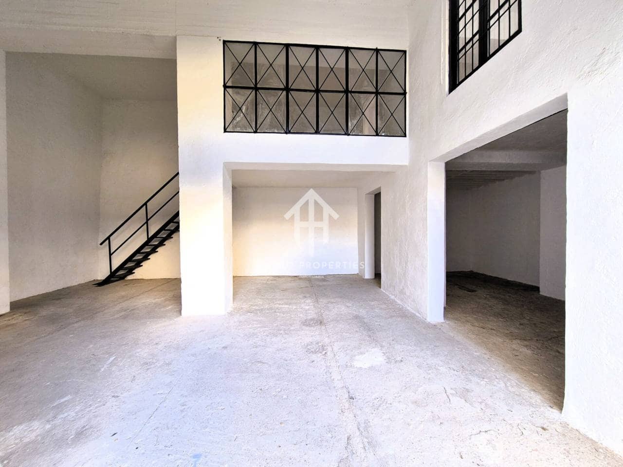 Erhverv til leje i Loja - € 500 (Ref: 9446128)