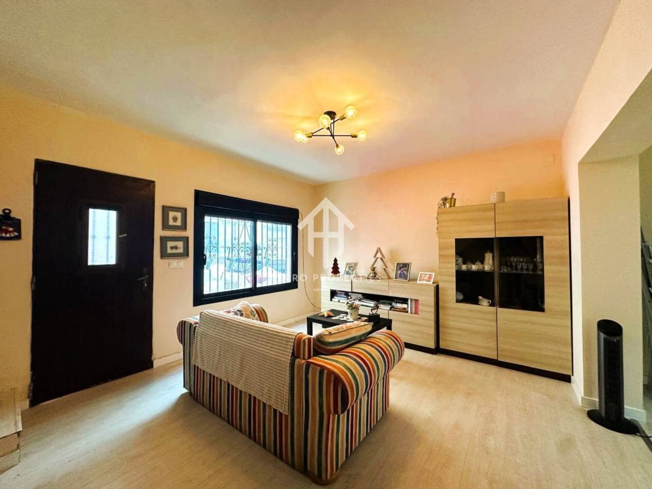 3 makuuhuone Omakotitalo myytävänä paikassa Benalmadena - 360 000 € (Ref: 9451799)