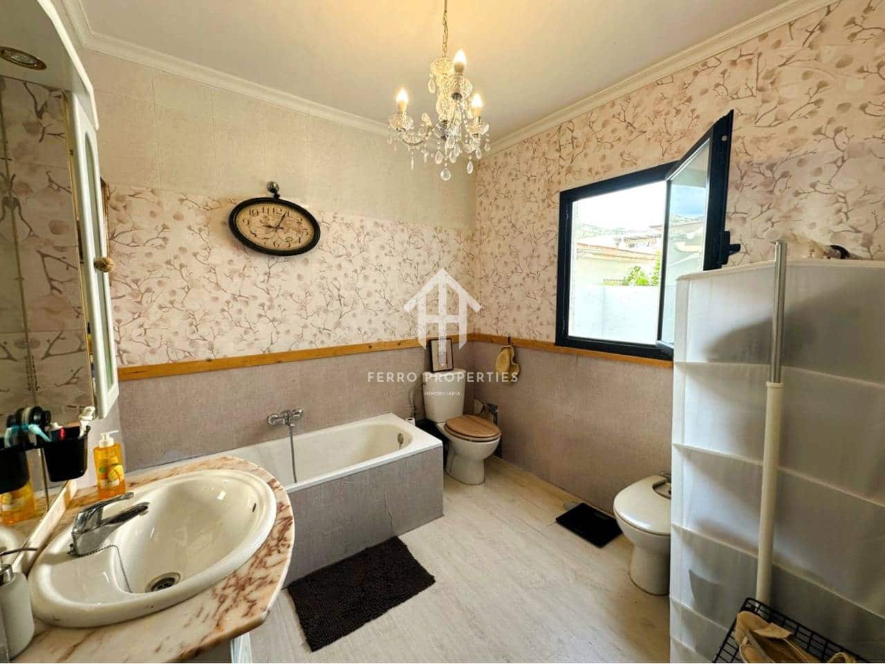 3 makuuhuone Omakotitalo myytävänä paikassa Benalmadena - 360 000 € (Ref: 9451799)