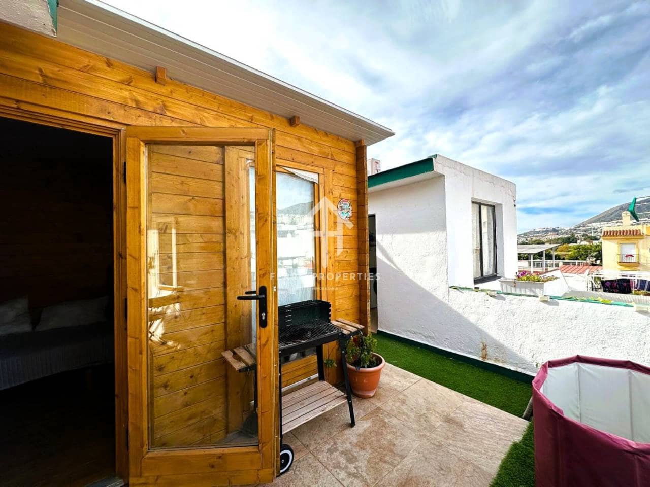 3 makuuhuone Omakotitalo myytävänä paikassa Benalmadena - 360 000 € (Ref: 9451799)