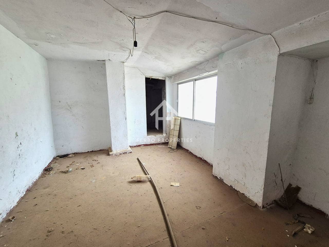 4 sovrum Hus till salu i Loja - 39 000 € (Ref: 9465209)