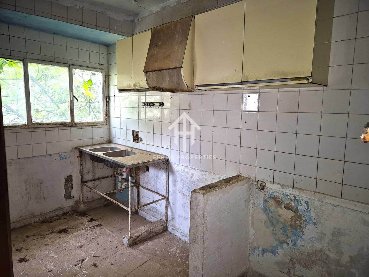 4 sovrum Hus till salu i Loja - 39 000 € (Ref: 9465209)