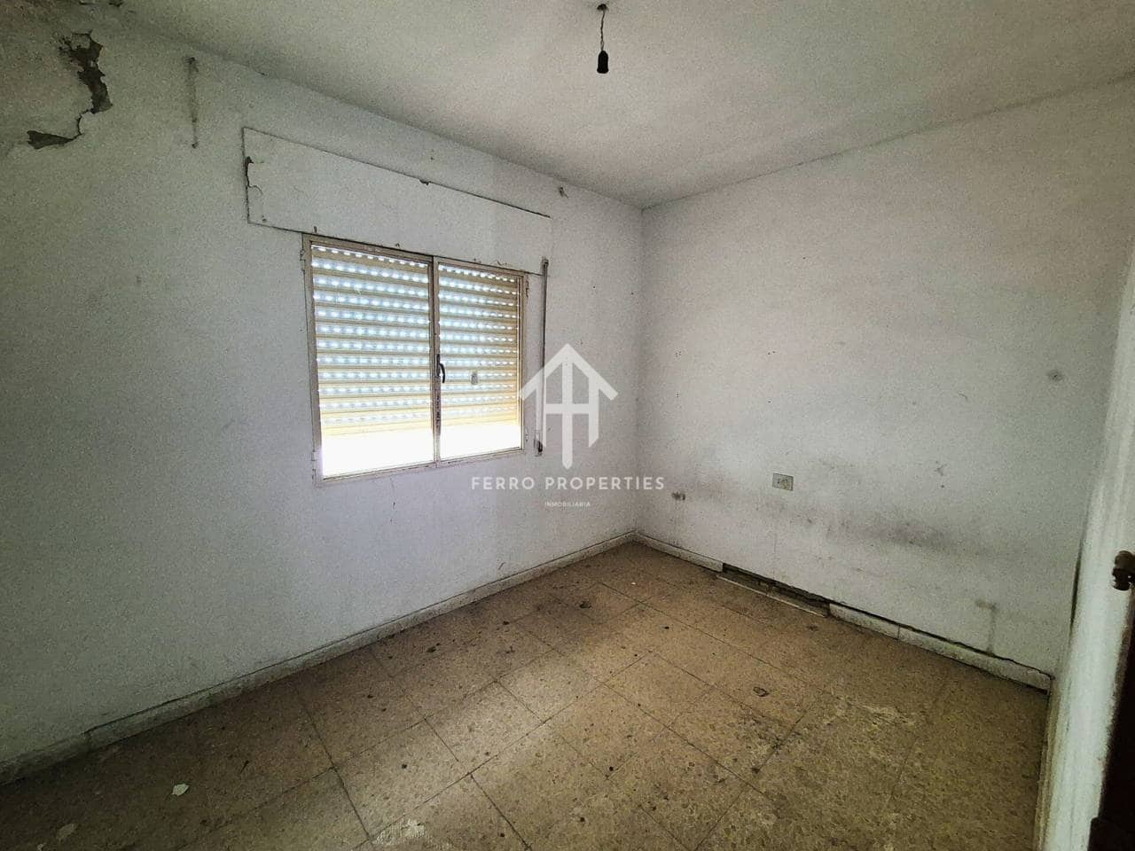 4 sovrum Hus till salu i Loja - 39 000 € (Ref: 9465209)